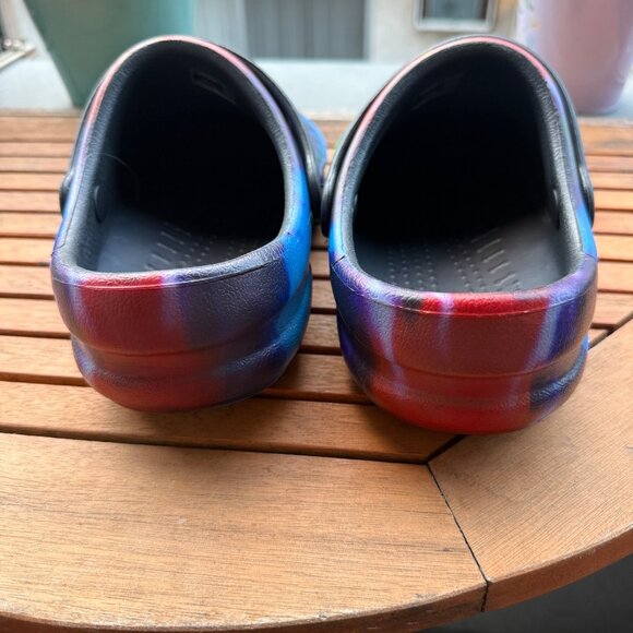 Crocs Classic Tie-Dye Clog Multicolor Slip-On Casual Footwear Size M8/W10 - Picture 6 of 7